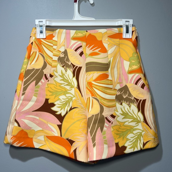 ZARA groovy 70s print high waist shorts - Picture 2 of 4